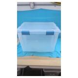 Plastic Tote with lid (No Damage)
