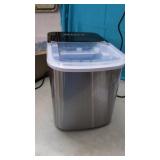 Countertop Model  Portable Ice Maker Produces up