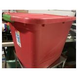 Rubbermaid 21 gallon storage tote with lid