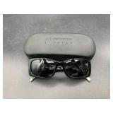 Liz Claiborne Liz wear sun glasses & case