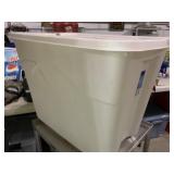 80qt storage tote with lid
