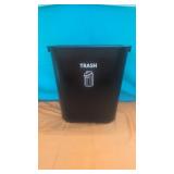(New) Rubbermaid 7 Gallon Commercial Trash Can