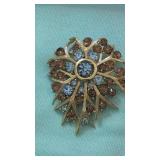Vintage Signed  LISNER Brooch