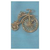 Penny Farthing metal brooch/pin.  Old fashioned