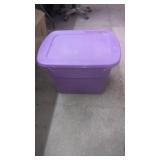 Sterlite  18 Gallon Tote with Lid