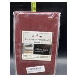 Pair of king size pillow cases - red