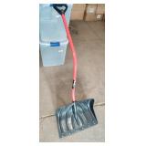 Suncast Steelcore Snow Shovel curved Handle for