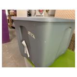 18 gallon storage tote with lid