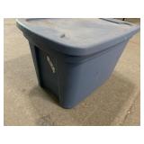 Small storage tote with lid