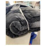New 15-20lb weighted fleece blanket