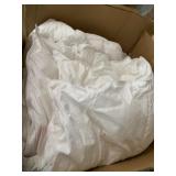 Hombys comforter - 106x90in - has a few stain