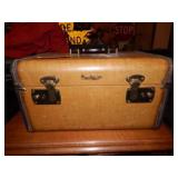 Vintage Mid Century H and M (St. Louis) Train Case