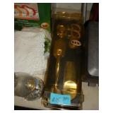 Door Handle (remote), Oil Lamp & Linens