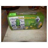 Small John Deere Lunch Box - Cool!