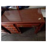 Kneehole Desk Broyhill Furniture Company