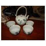 Japanese Style Teapot and 4 Cups