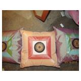 4 Decorative Throw Pillows