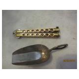 Switch Blade & Scooper