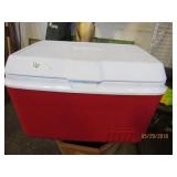 Rubbermaid Cooler