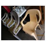 4 Non-Matching Plastic Chairs & Small Table