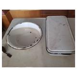 Granite Ware / Porcelain Ware / Enamel Ware. 2