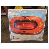 Blow up Raft and 2 Oars