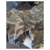Mens Camo Shorts Size 32