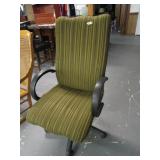 Very Nice Office Chair. Height Adjustable Lever