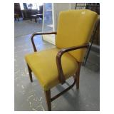 Sitting / Accent Chair. Vintage. Nice Chair