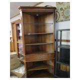 Thomasville Corner Unit, Lighted. Glass Shelf on