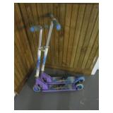 2- Frozen Themed Razor Scooters / Folding