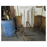 Large lot of hand tools / garden tools and blue