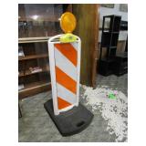 Flashing Light Barricade / Take Size "D"