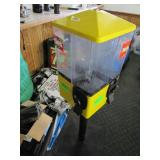 Candy Vending Machine / USpin Needs lock and Key,