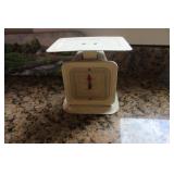 Vintage Kitchen Scale
