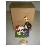 Jim Shore Peanuts Just a Kiss 5 Inch