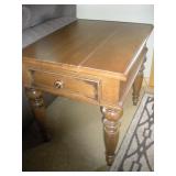 Ethan Allen Side Table, 22x28x25, 1 Drawer