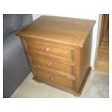 Ethan Allen 3 Drawer Side Table, 25x17x29