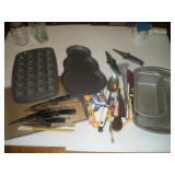 Bakeware and Utensils-Pampered Chef Spring form