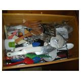 Kitchen Gadgets - contentsof drawer