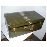 Army Green Footlocker / Trunk /, 31x17x13