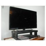 Vizio 32 inch Flatscreen TV w/Remote & TV Stand