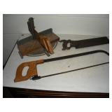 Miter Box w/Saws