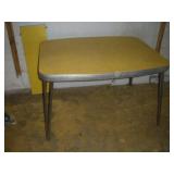 Vintage Kitchen Table w/Leaf  48/60x35x30 inches