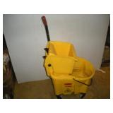 Rubbermaid Commercial Bucket