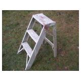Aluminum step stool