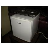 Proctor-Silex Mini Fridge & Hotplate