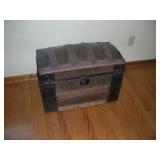 Robert J. Irvin Vintage Dome Trunk 29x16x19