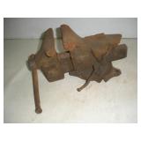 Vintage Columbian Bench Vise  No. 44 - damaged