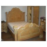 QUEEN SIZE BED INCLUDES